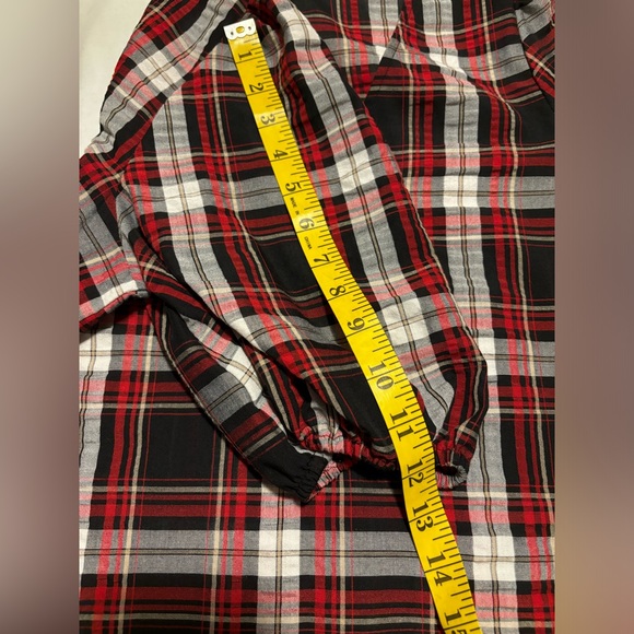 Loft, seersucker red, black & white v neck short elastic puff sleeve, XS - Picture 5 of 12